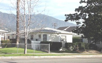 907 W Colorado Blvd in Monrovia, CA - Building Photo