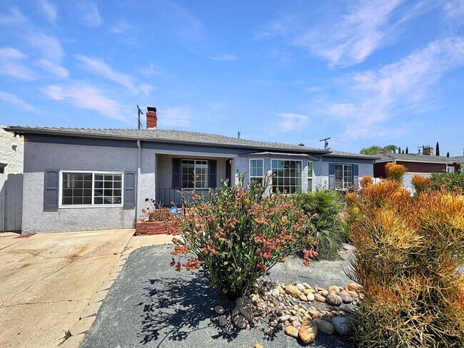7340 W Point Ave in La Mesa, CA - Building Photo - Building Photo