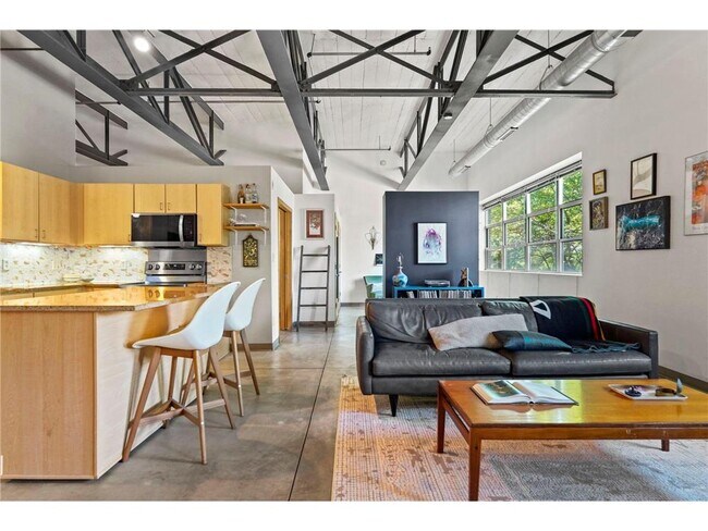 111 E Franklin Ave-Unit -211 in Minneapolis, MN - Building Photo - Building Photo