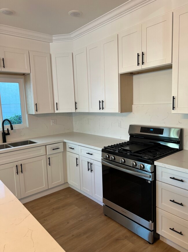 951 N Oxford Ave in Los Angeles, CA - Foto de edificio - Building Photo