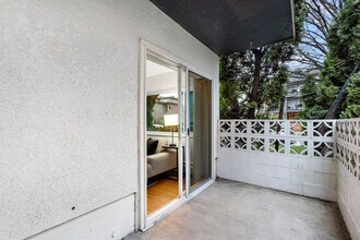 1550 W 11th Ave, Unit SI ID1051848P in Vancouver, BC - Building Photo - Building Photo