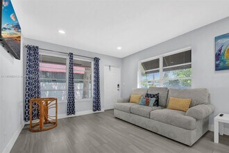 1716 SW 11th Ct in Fort Lauderdale, FL - Foto de edificio - Building Photo