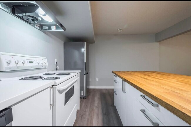 9840 79 St NW in Edmonton, AB - Building Photo - Building Photo