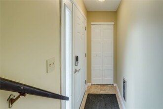 584 Eastbrooke Ln in Rochester, NY - Building Photo - Building Photo