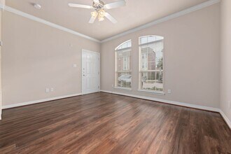 SHORT TERM SUBLEASE MAY 15TH - JULY 22ND Spacious 1 Bed, 1 Bath in Beautiful Lakeridge on Bus Route! in College Station, TX - Foto de edificio - Building Photo