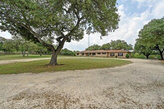9209 Rock Way Dr in Austin, TX - Building Photo - Building Photo