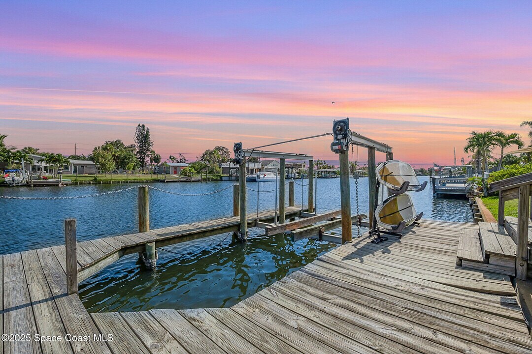 426 S Neptune Dr in Satellite Beach, FL - Building Photo
