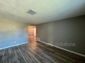 3524 Hillside Dr in Del City, OK - Building Photo - Building Photo