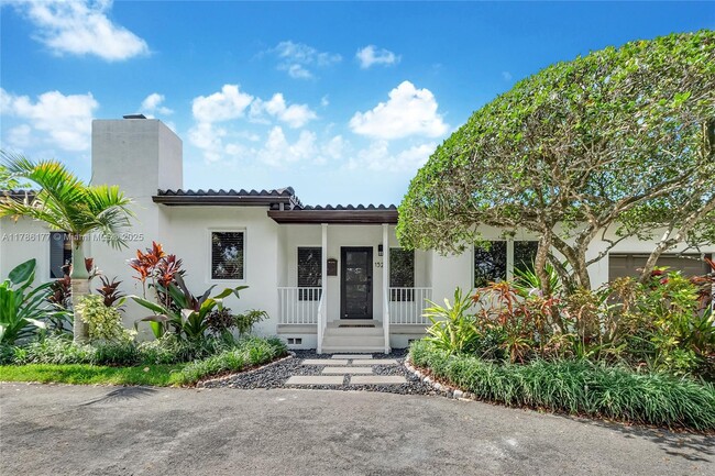 1524 Zoreta Ave in Coral Gables, FL - Foto de edificio - Building Photo