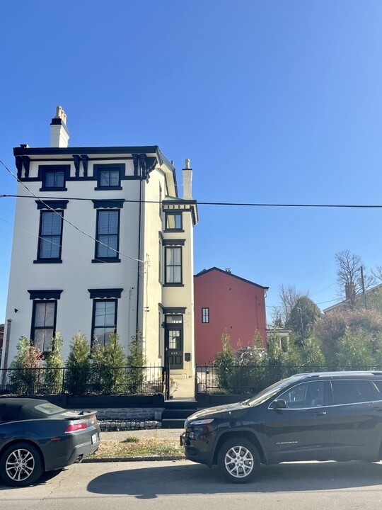 418 Johnson St, Unit 2 in Covington, KY - Foto de edificio