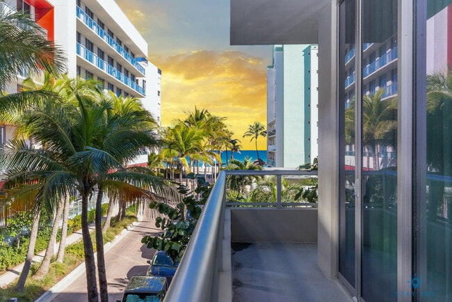 777 N Ocean Dr in Hollywood, FL - Building Photo - Building Photo