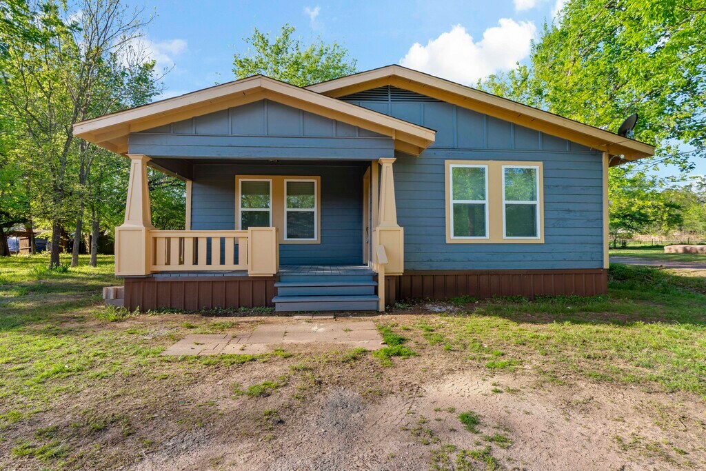 2185 W Cherry St Rentals in Paris, TX