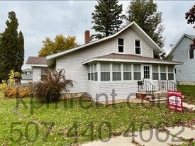 621 Oak St in Osage, IA - Building Photo