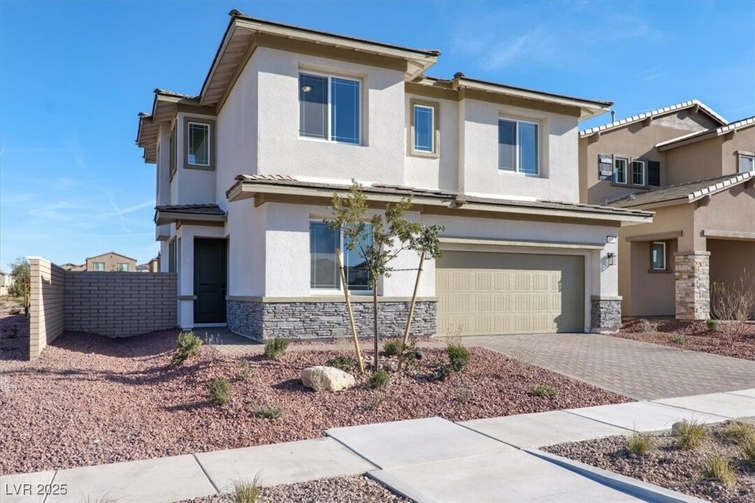 868 Camargo St in Henderson, NV - Building Photo