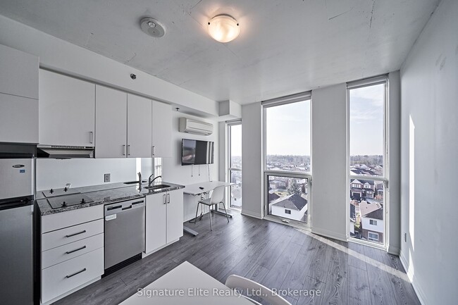 property at 1900 Simcoe St N