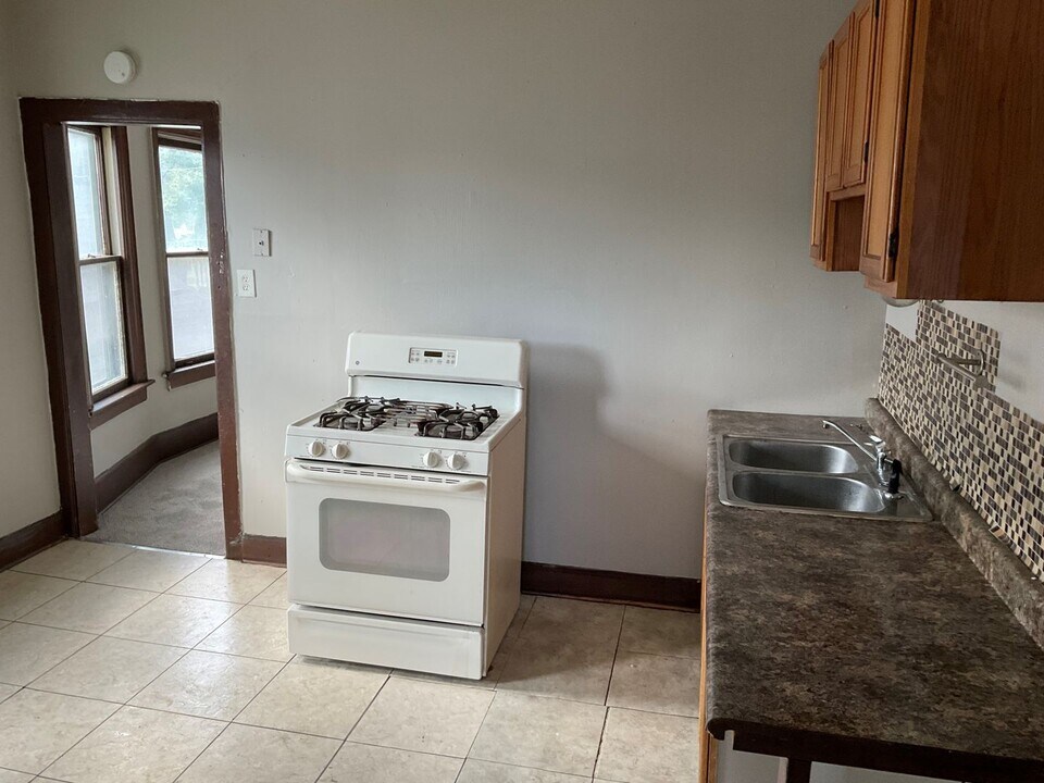3256-3258 N 17th St. in Milwaukee, WI - Building Photo