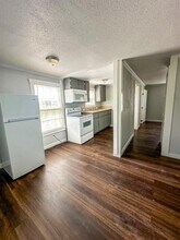 221 2nd St N-Unit -2 in Texas City, TX - Foto de edificio - Building Photo