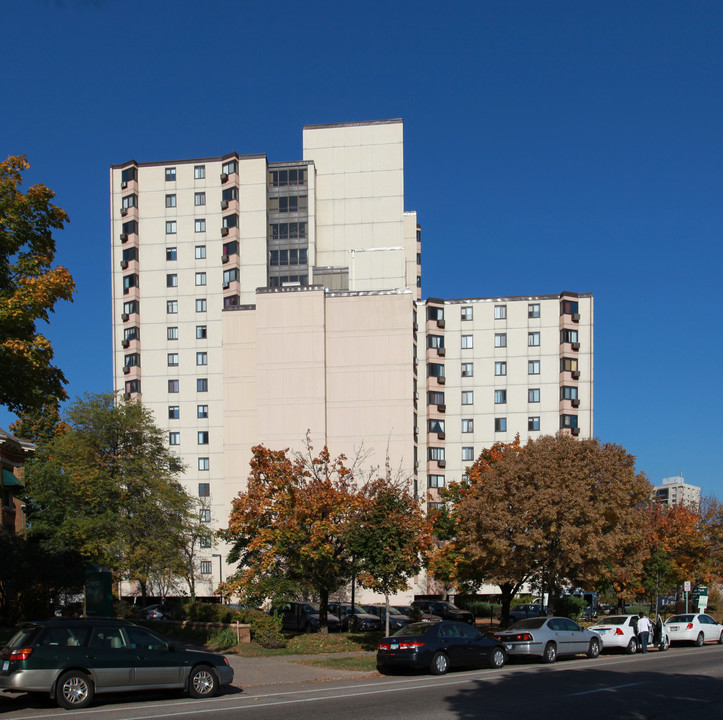 Ebenezer Park Apartments in Minneapolis, MN - Building Photo