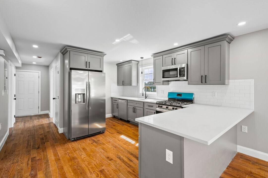 109 Berkshire St in Providence, RI - Building Photo
