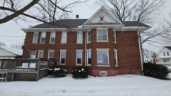 202 E Barker Ave in Michigan City, IN - Building Photo