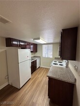 5314 River Glen Dr in Las Vegas, NV - Building Photo - Building Photo