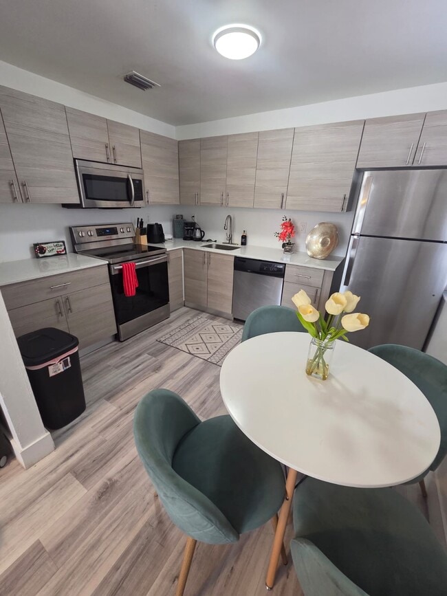 4878 NW 4th Ter in Miami, FL - Building Photo - Building Photo