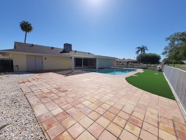 property at 17230 N Country Club Dr