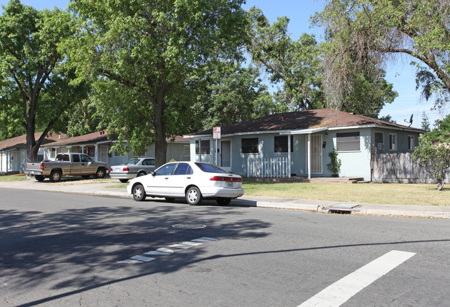 Four Duplexes On Large Lot in Modesto, CA - Building Photo - Building Photo