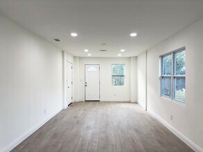 2325 Westover Dr in Palatka, FL - Building Photo - Building Photo