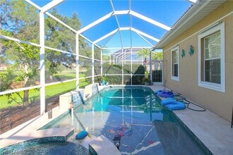 152 Napa Ridge Way in Naples, FL - Foto de edificio - Building Photo
