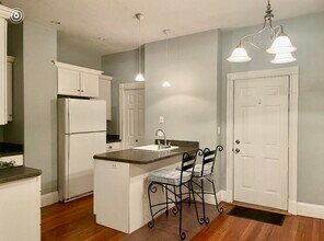 627 E 6th St, Unit 1 in Boston, MA - Building Photo - Building Photo