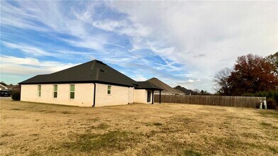 331 W Taverner Xing in Farmington, AR - Building Photo - Building Photo