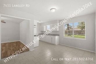 7411 Langley Rd in Houston, TX - Building Photo - Building Photo