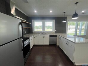 1208 Barkley St SW in Hartselle, AL - Building Photo - Building Photo
