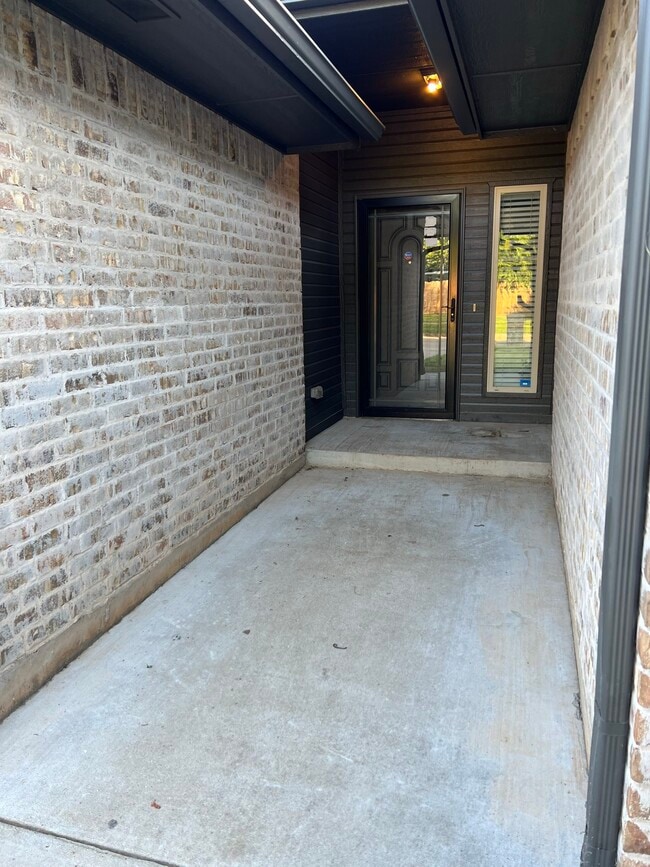 property at 3104 Woodcrest Creek Dr