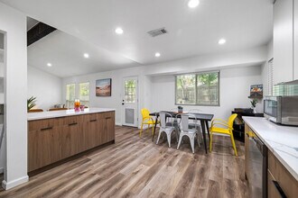 5002 Galen Ct, Unit SI ID1492671P in Austin, TX - Foto de edificio - Building Photo