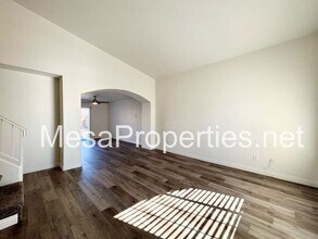 16992 Lido Cir in Victorville, CA - Building Photo - Building Photo