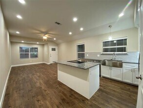 802-804-804 N Broughton St in Sherman, TX - Building Photo - Building Photo