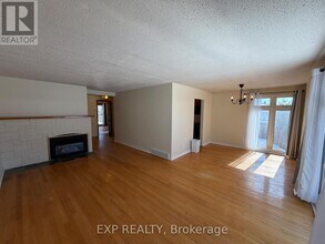 21 Southview Crescent in Ottawa, ON - Building Photo - Building Photo