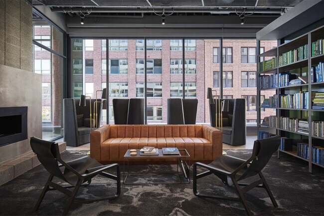 733 S Wells St, Unit 1108 in Chicago, IL - Foto de edificio - Building Photo