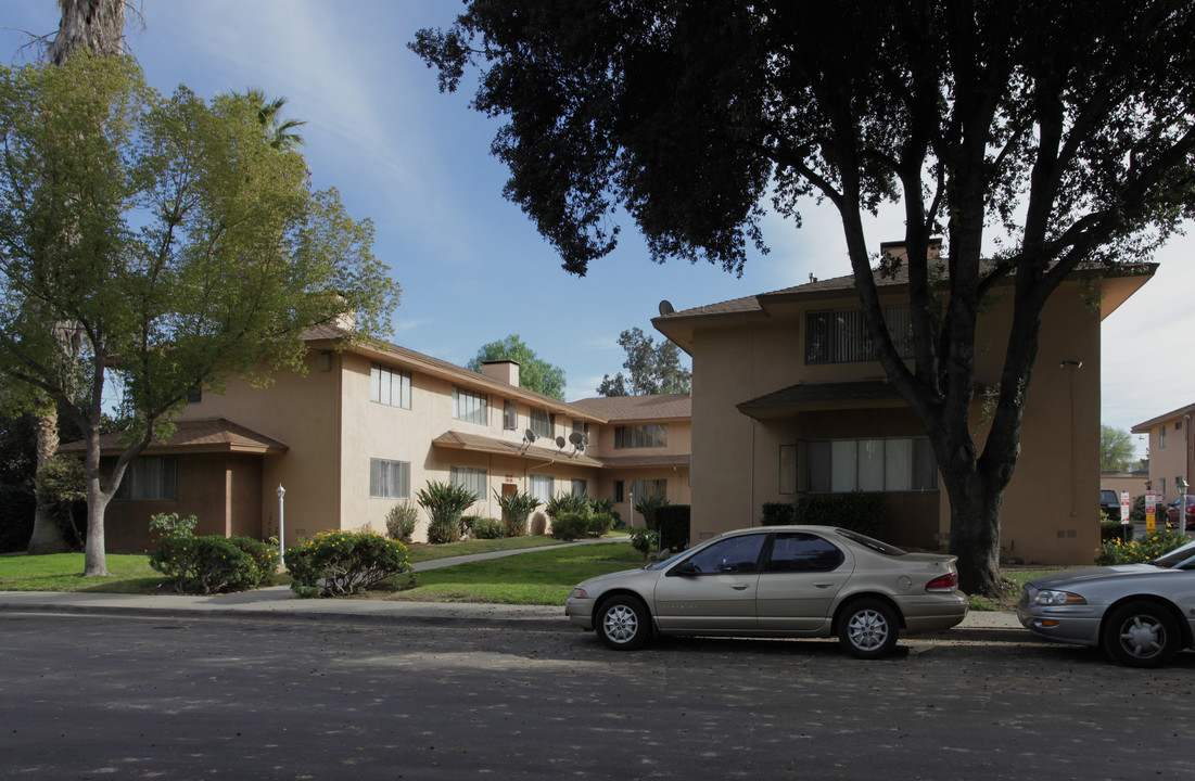 Mount Vernon Manor Apartments in Riverside, CA - Building Photo