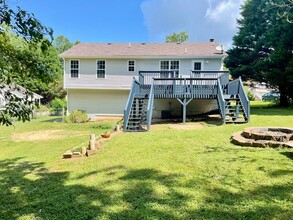 183 Wayfaring Dr in Rockmart, GA - Foto de edificio - Building Photo