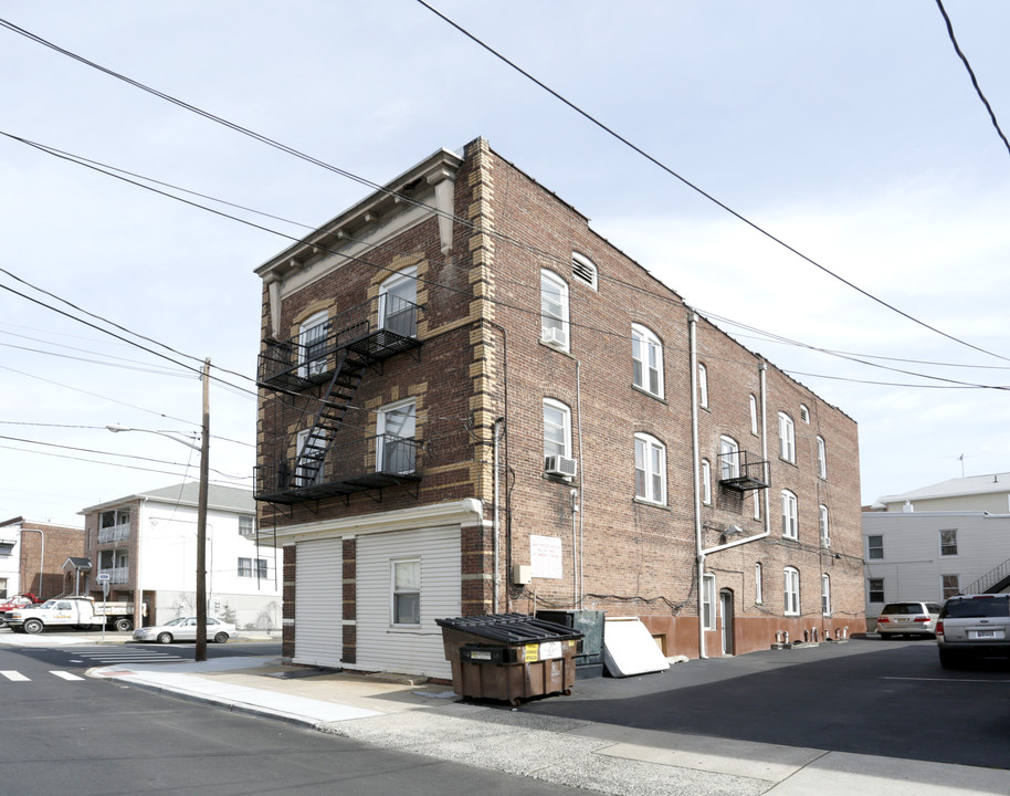 715 3rd Ave in Elizabeth, NJ - Building Photo