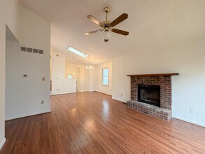 352 Chase Pl in Lexington, KY - Building Photo - Building Photo