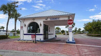 14707 Patrick Henry Rd in North Fort Myers, FL - Building Photo - Building Photo