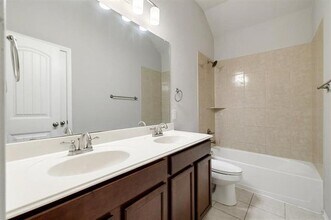 1212 Trumpet Dr in Fort Worth, TX - Building Photo - Building Photo