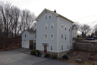 16 Bridge St in East Greenwich, RI - Building Photo - Building Photo