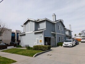 1323 W Palmyra Ave, Unit #B in Orange, CA - Building Photo