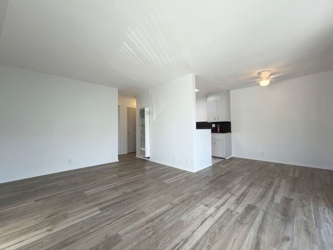 property at 290 W 19th St