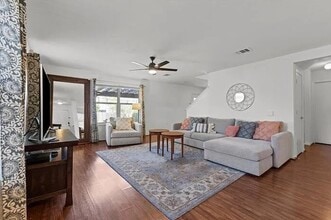 4515 Cottonwood St in Austin, TX - Building Photo - Building Photo